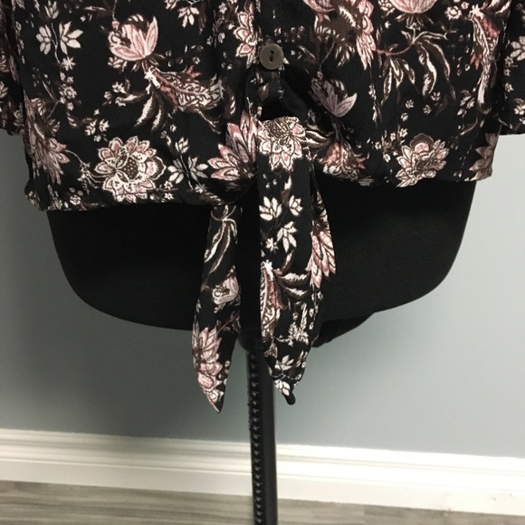 Flowing Knox Rose Boho Top with Long Bell Sleeve - Picture 4 of 9